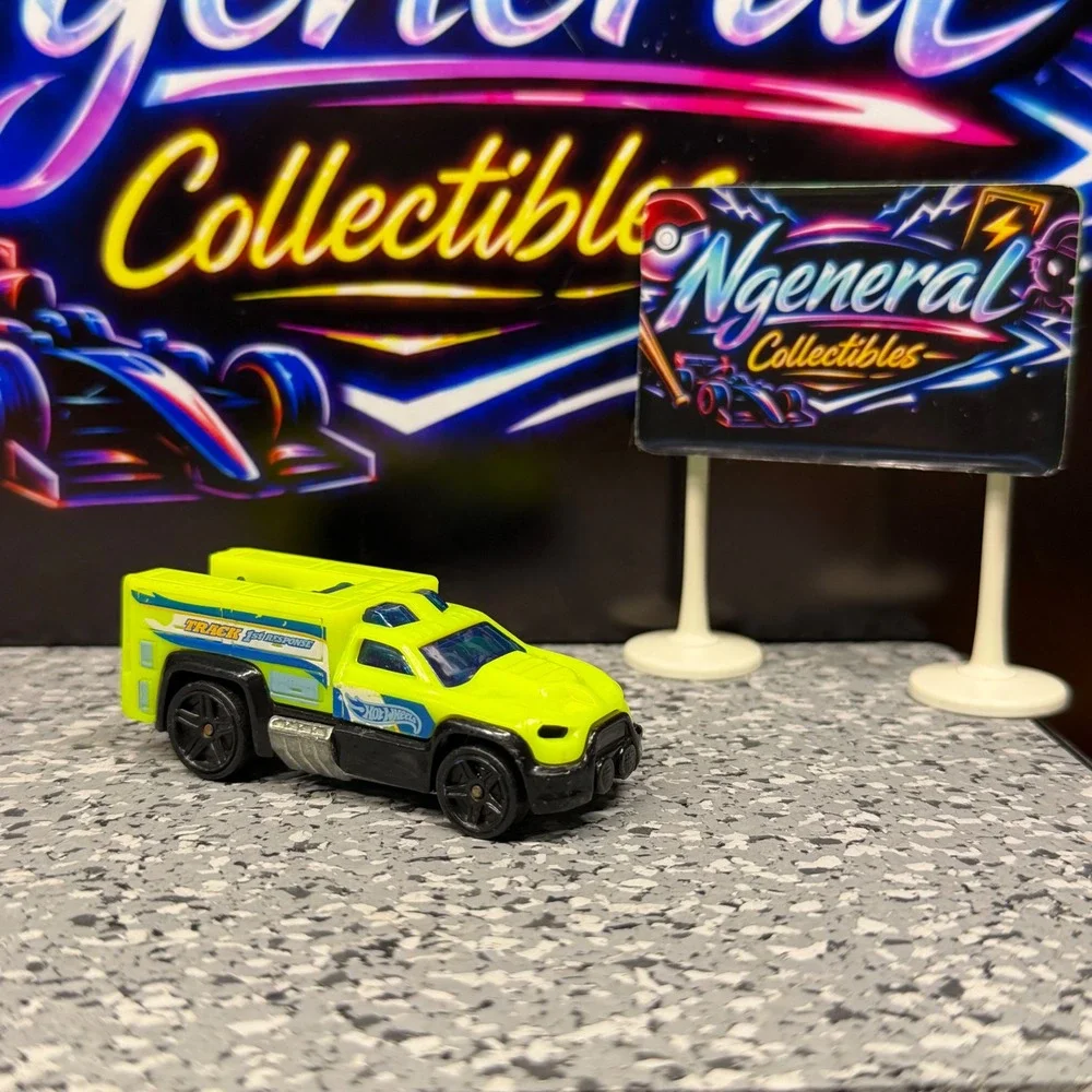 Hot Wheels Rescue Duty Neon Lime Green Track 1st Response Diecast Truck 2012